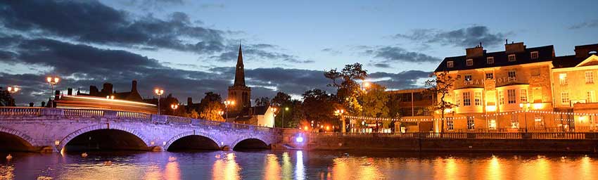Bedford-bridge-at-night